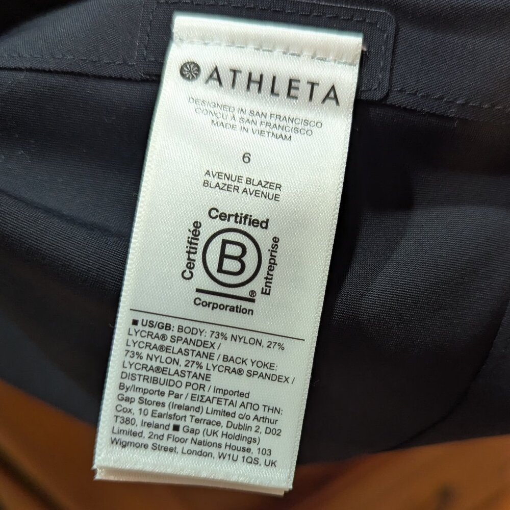 EUC Athleta Avenue Blazer Size 6 - Picture 9 of 10